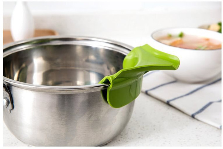 Silicone Pot Edge Deflector - Silicone Pouring Shield - Image 2