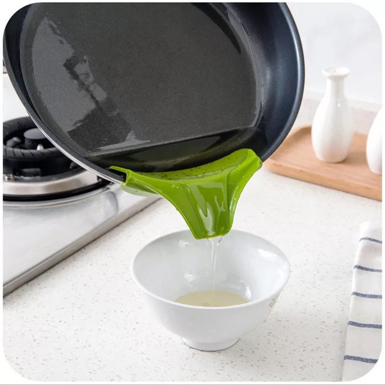 Silicone Pot Edge Deflector - Silicone Pouring Shield - Image 5